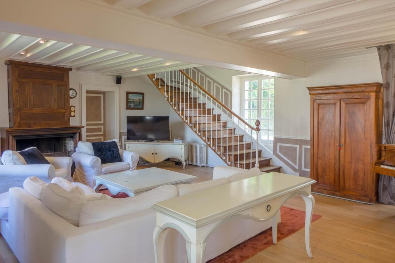 Maison Chaleureuse De 4 A 12 Personnes Neuville-aux-Bois エクステリア 写真