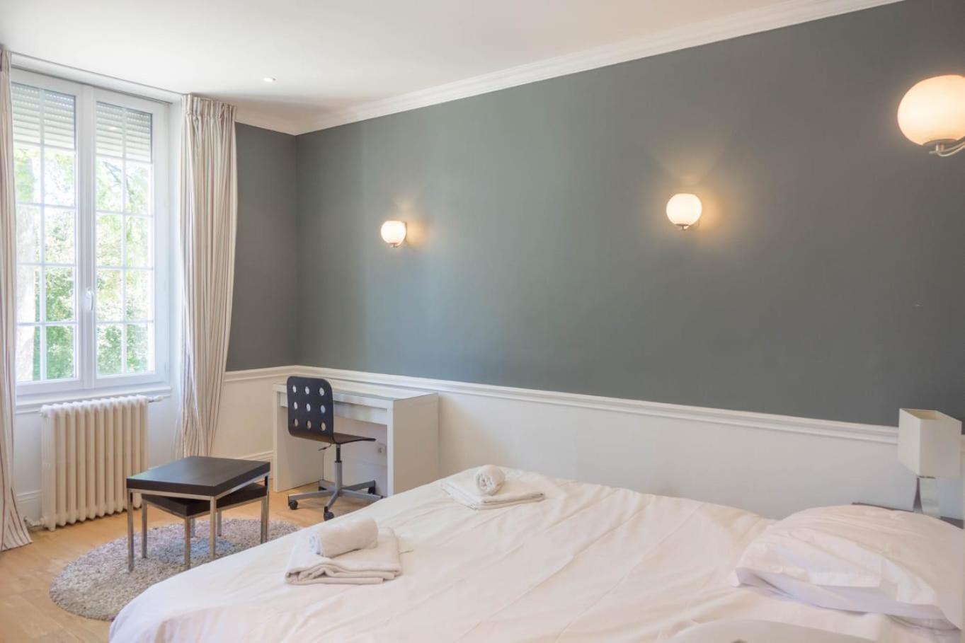 Maison Chaleureuse De 4 A 12 Personnes Neuville-aux-Bois エクステリア 写真