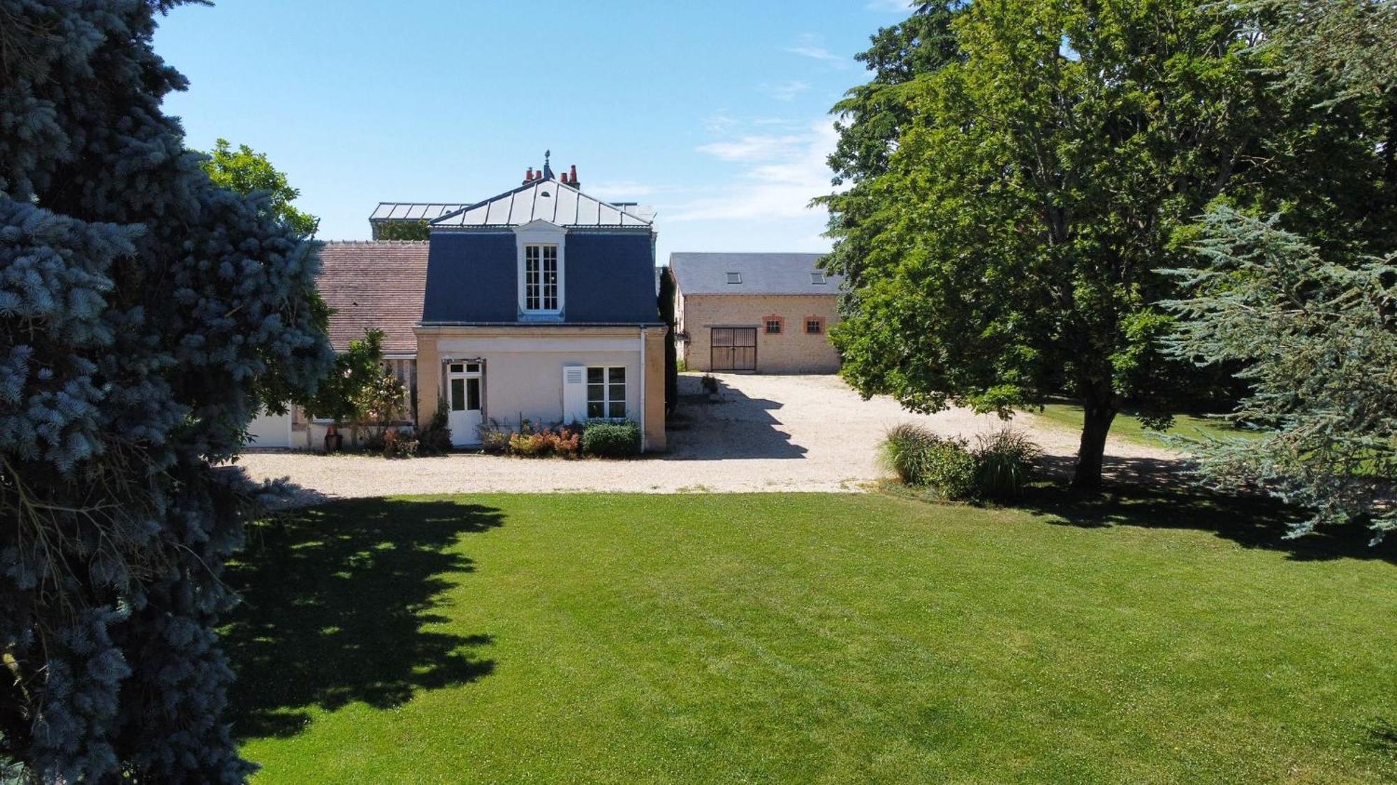 Maison Chaleureuse De 4 A 12 Personnes Neuville-aux-Bois エクステリア 写真